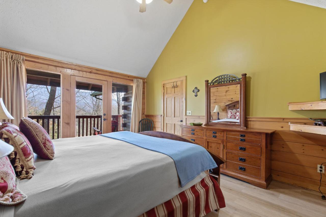 Above The Clouds, 4 Bedrooms, Pool Access, Private, Gaming, Sleeps 16 Gatlinburg Exterior photo