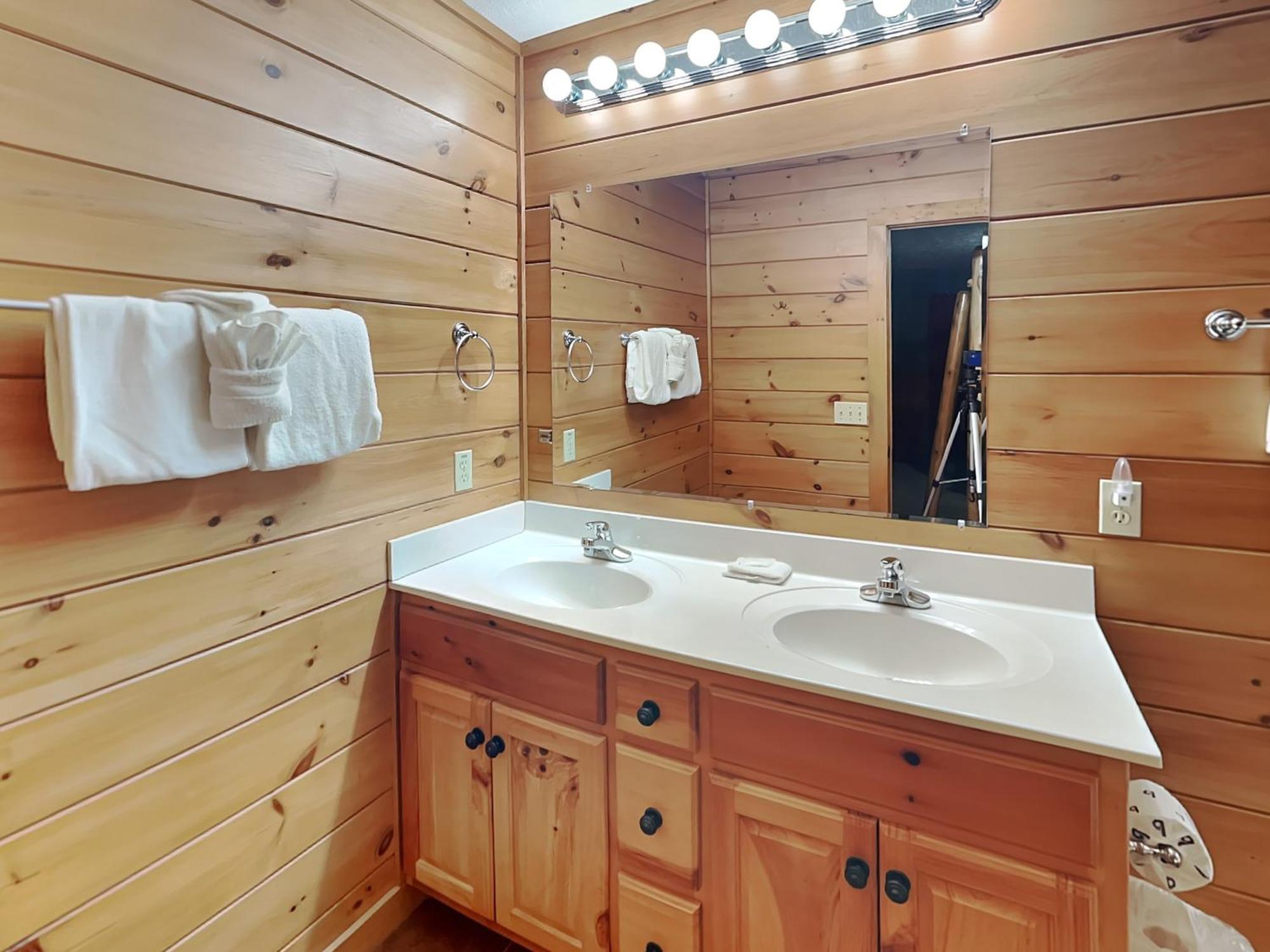 Above The Clouds, 4 Bedrooms, Pool Access, Private, Gaming, Sleeps 16 Gatlinburg Exterior photo